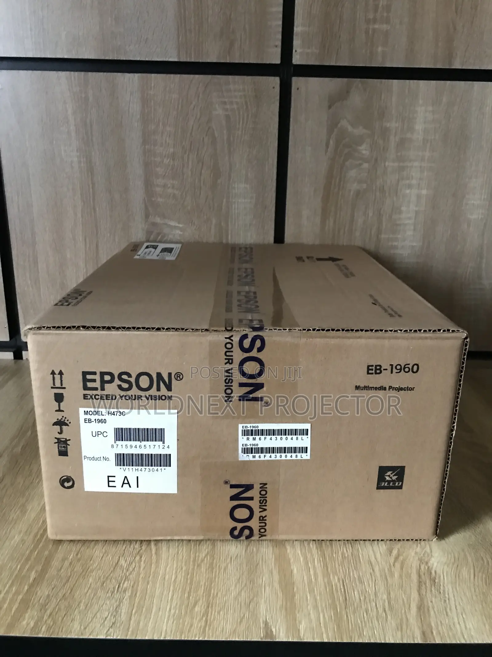 5000 Lumens Epson Projector Eb-1960 Available in All Location