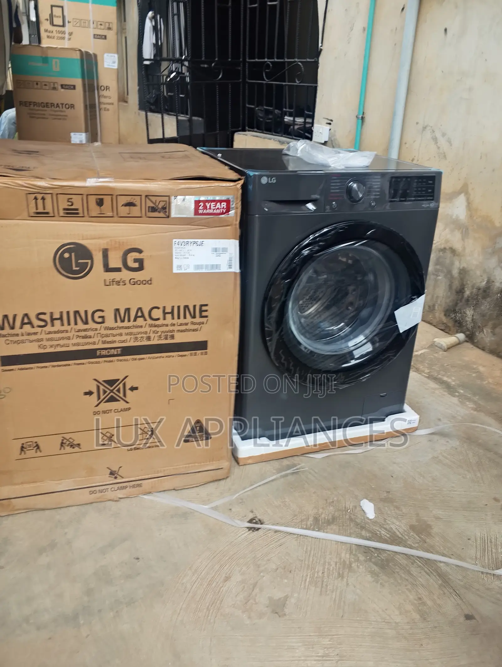 LG 10.5kg Large-Drum Front-Load Washing Machine
