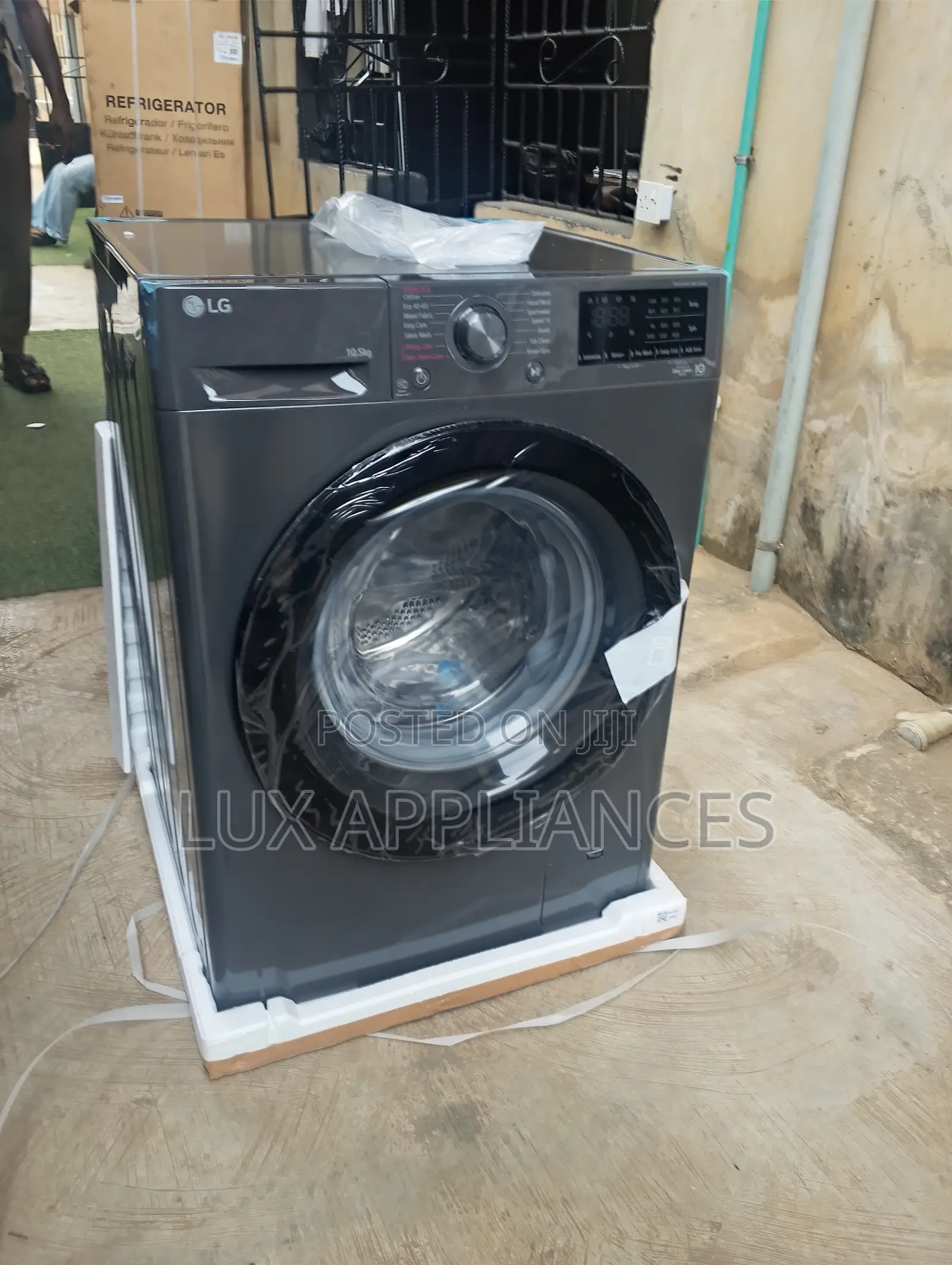 LG 10.5kg Front-Load Washing Machine for Comfortable Home Living