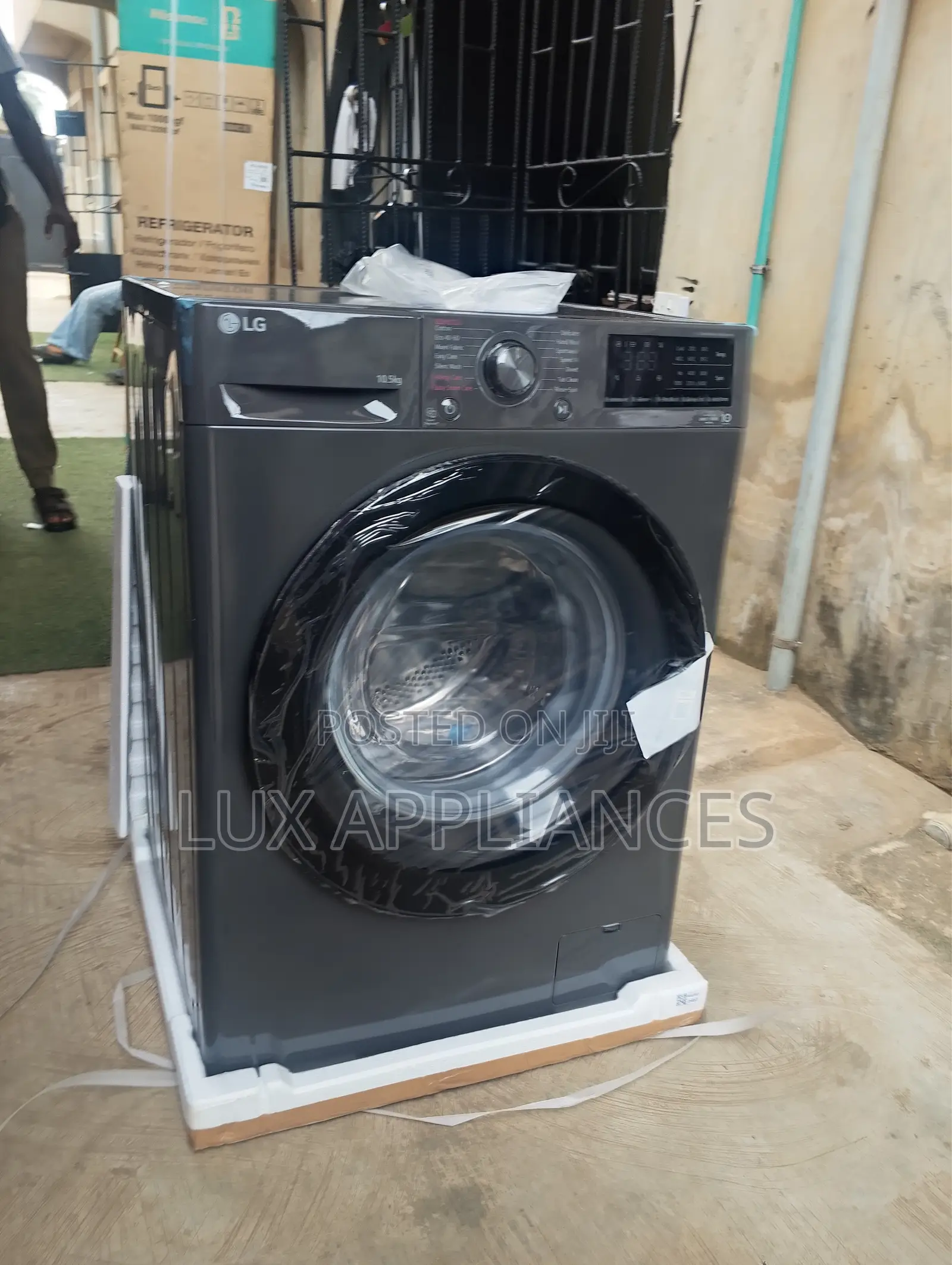 LG 10.5kg Front-Load Washing Machine for Comfortable Home Living