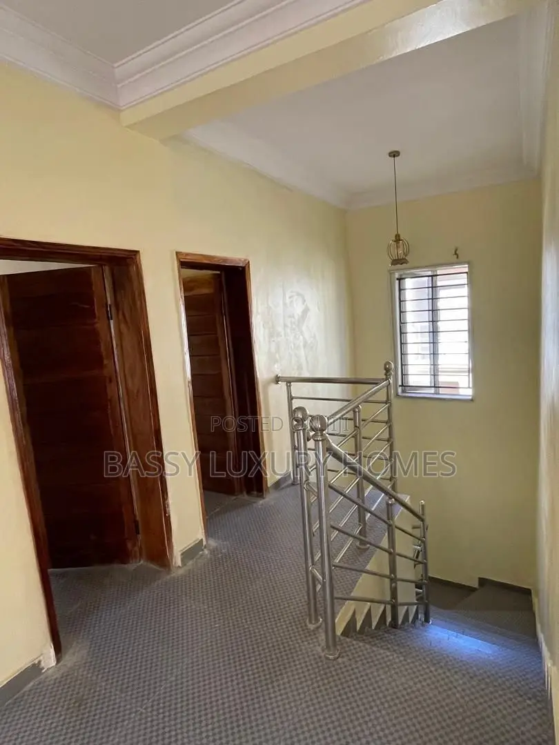 4bdrm Duplex in Ikota for rent