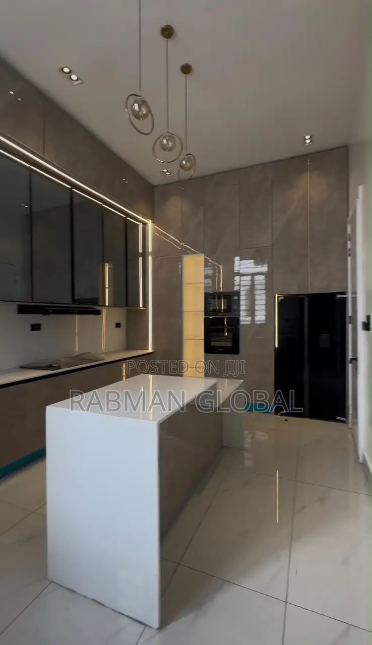 Furnished 5bdrm Duplex in Lekki Phase 1 for sale