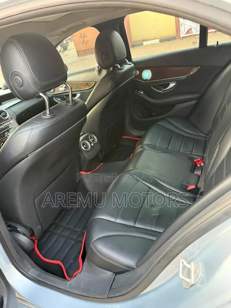 Mercedes-Benz C300 2015