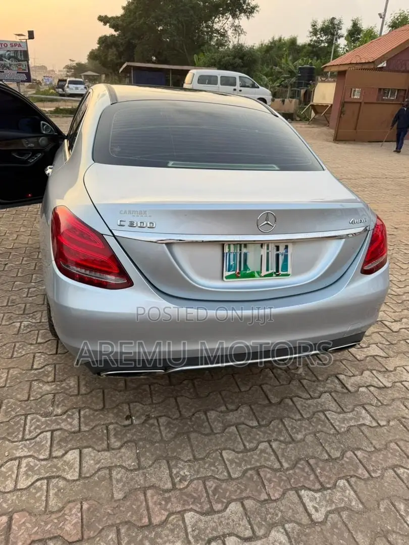 Mercedes-Benz C300 2015