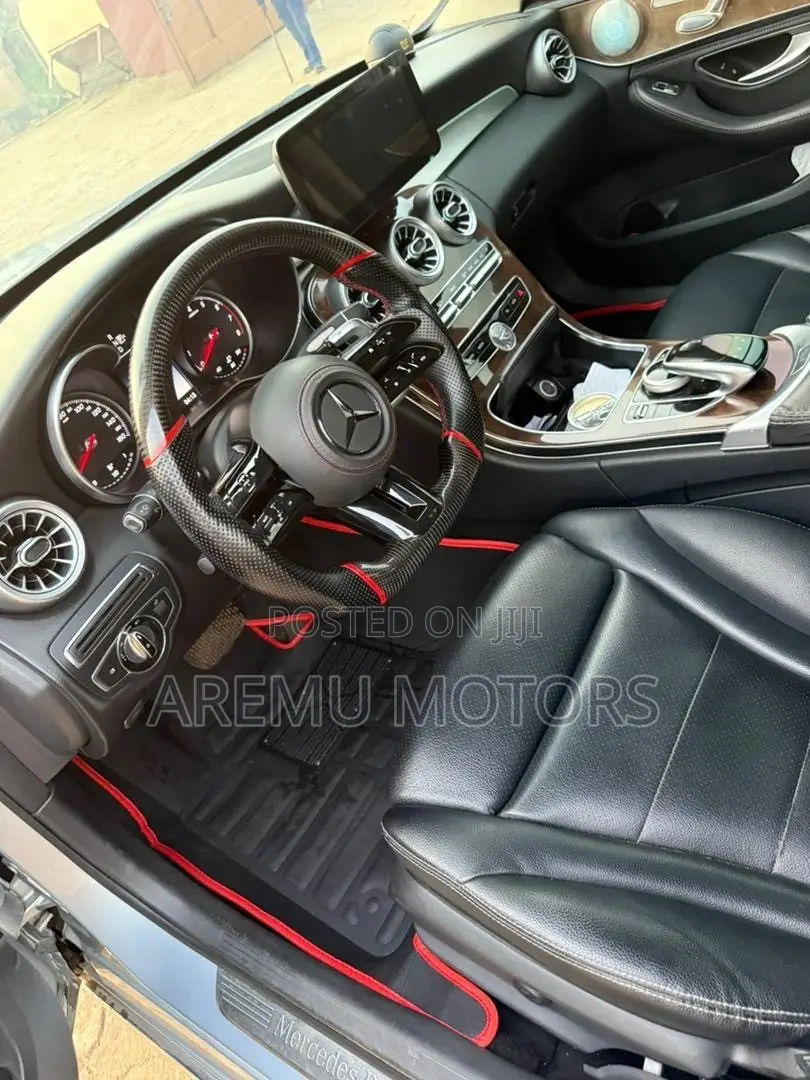 Mercedes-Benz C300 2015