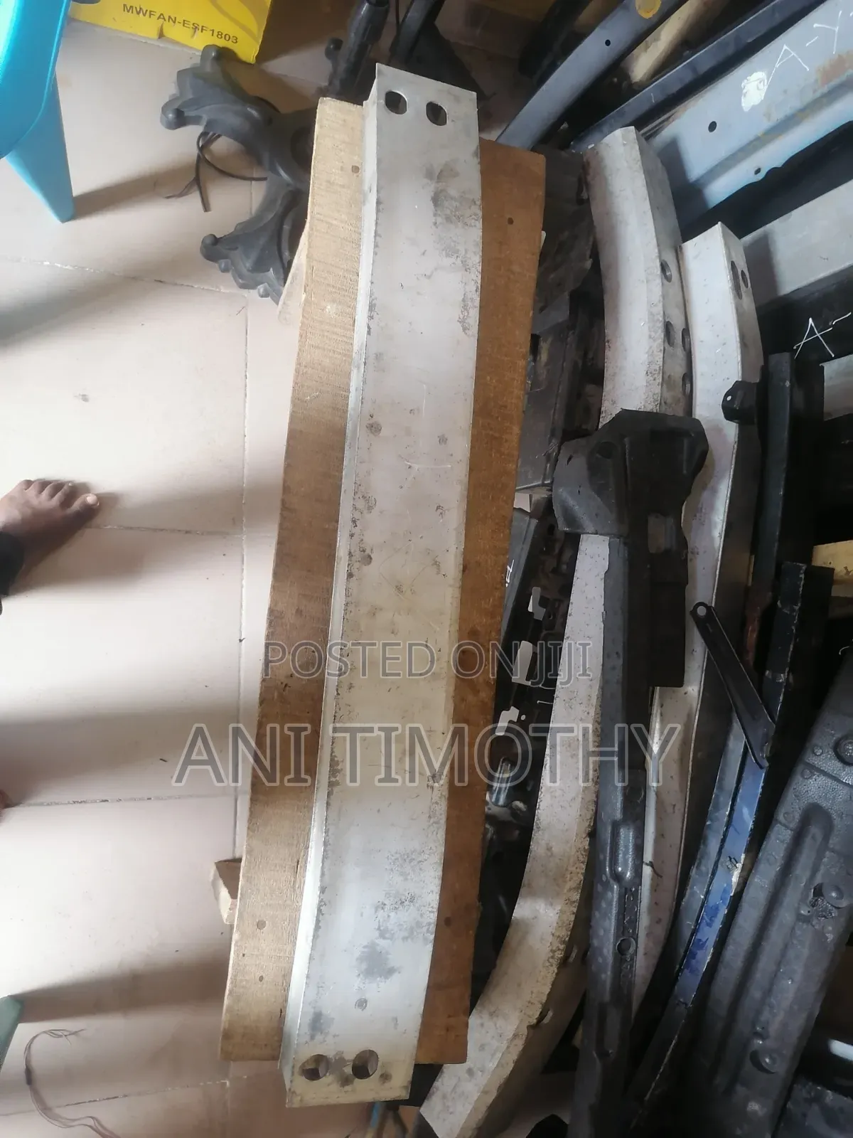 Front Bumper Beam Matrix 2010 and Pontiac Vibe 2010