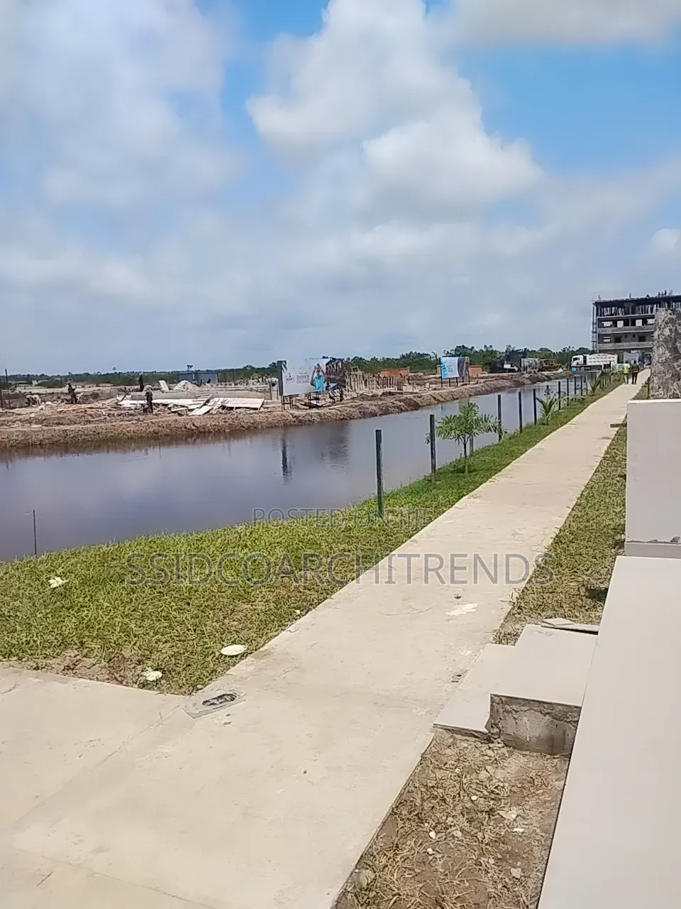 2bdrm Duplex in Call To Access, Lakowe for sale