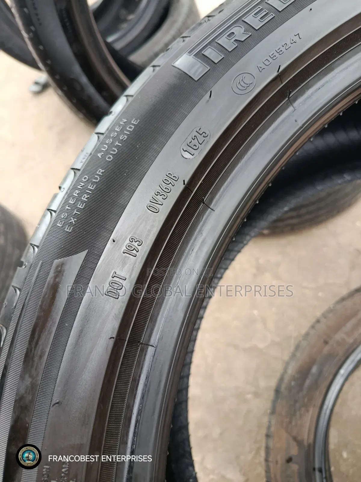 295/40r22 Pirelli Scorpion Tyre