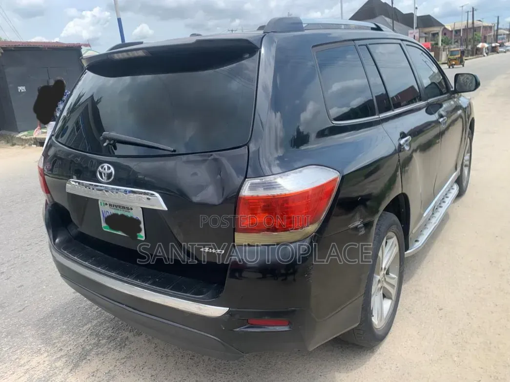 Toyota Highlander Limited 2012 Black
