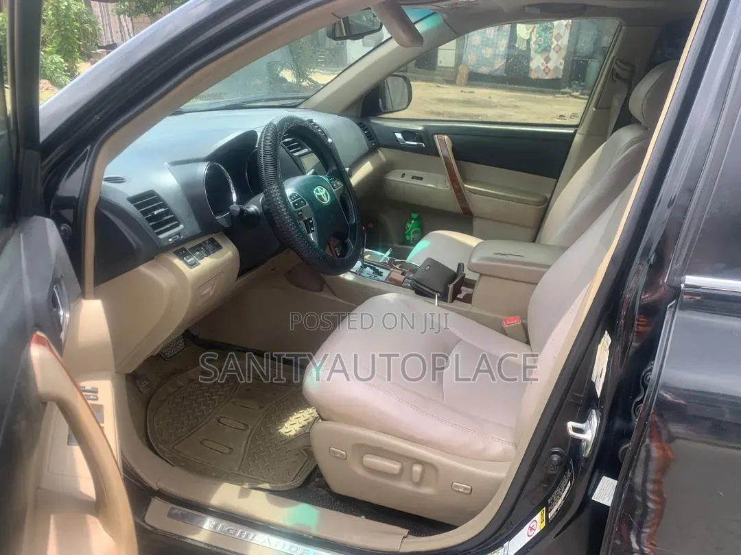 Toyota Highlander Limited 2012 Black