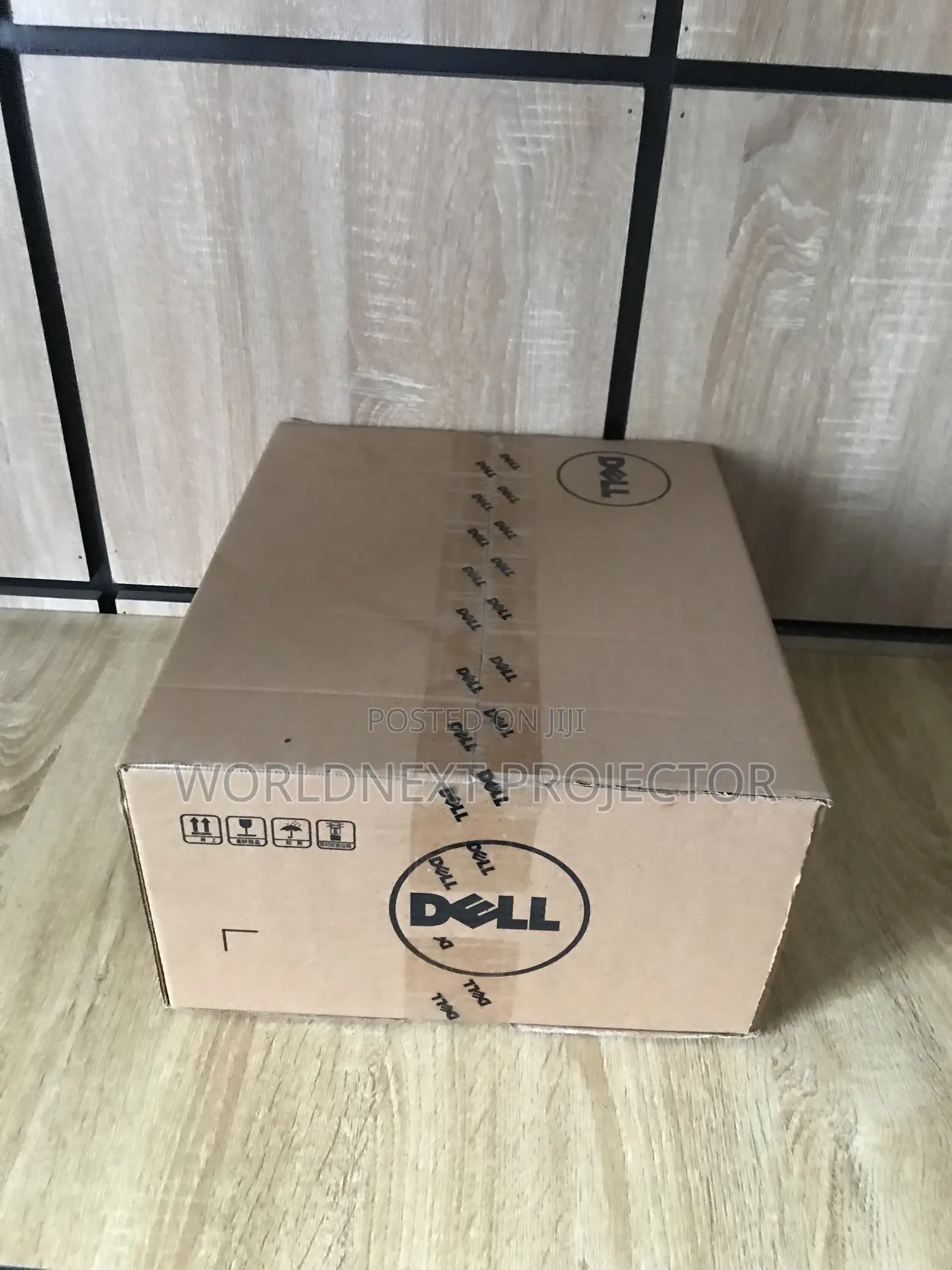 4000 Lumens Dell Projector for Wide Screen Display