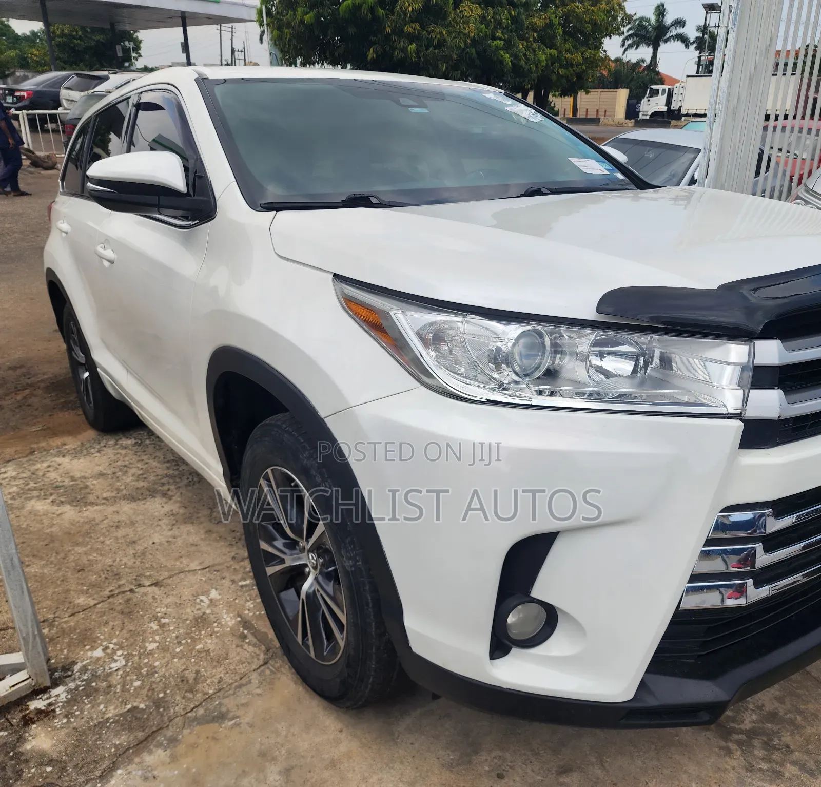 Toyota Highlander LE Plus 4x2 V6 (3.5L 6cyl 8A) 2017 White
