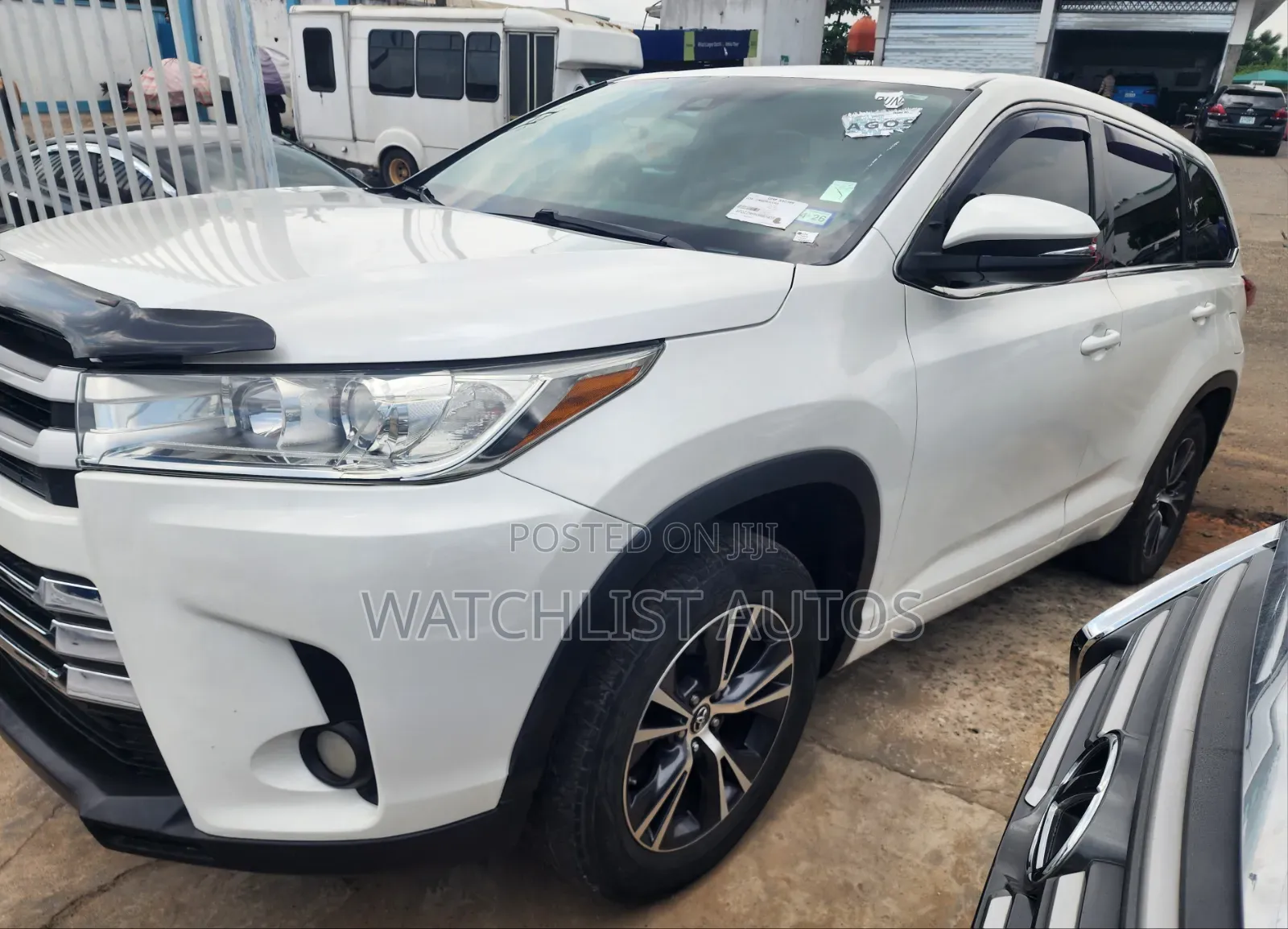 Toyota Highlander LE Plus 4x2 V6 (3.5L 6cyl 8A) 2017 White