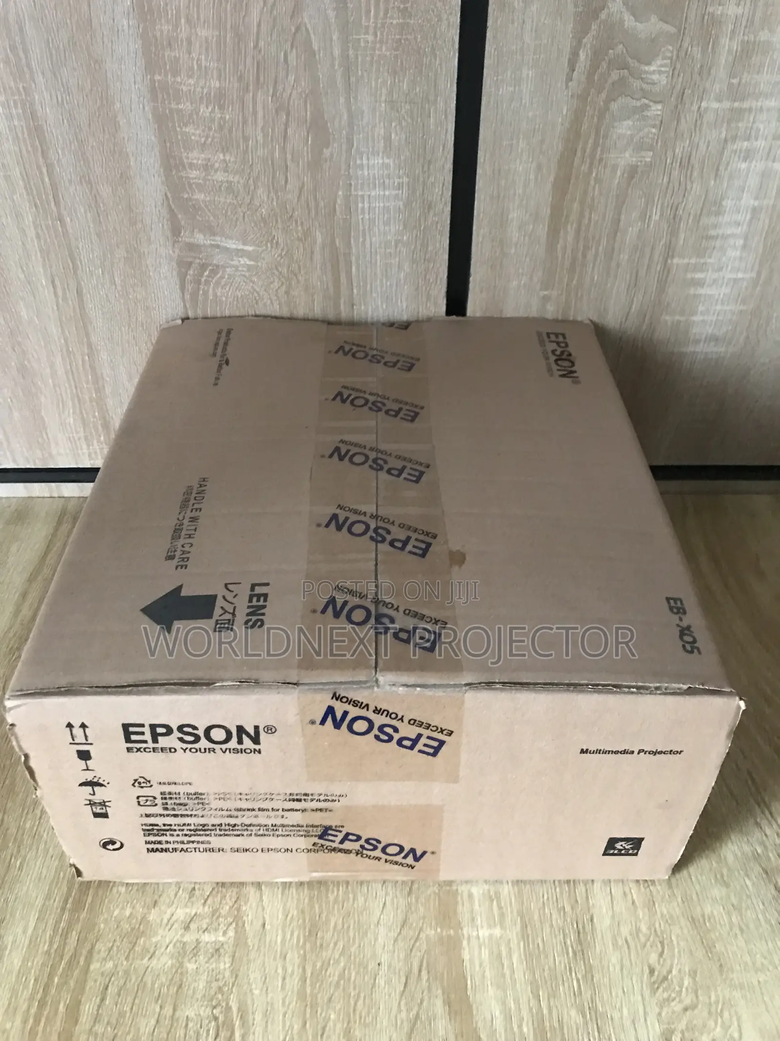 New Epson Projector Eb-X05 Available Very Portable Easy to Move