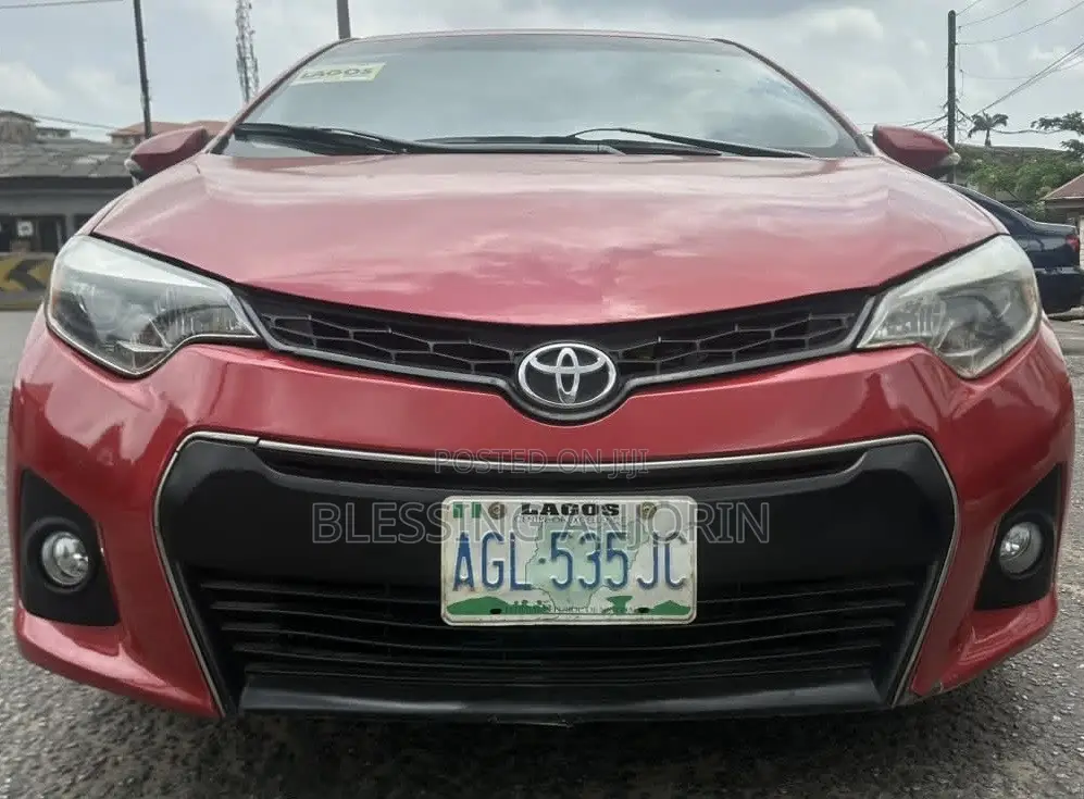 Toyota Corolla 2016 Red