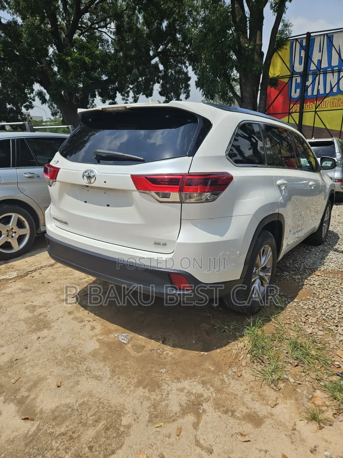 Toyota Highlander XLE 4x2 V6 (3.5L 6cyl 8A) 2018 White