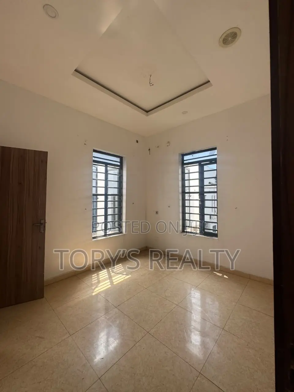 4bdrm Duplex in Lekki Phase 2 for sale