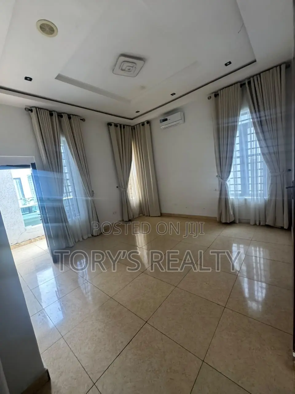 4bdrm Duplex in Lekki Phase 2 for sale