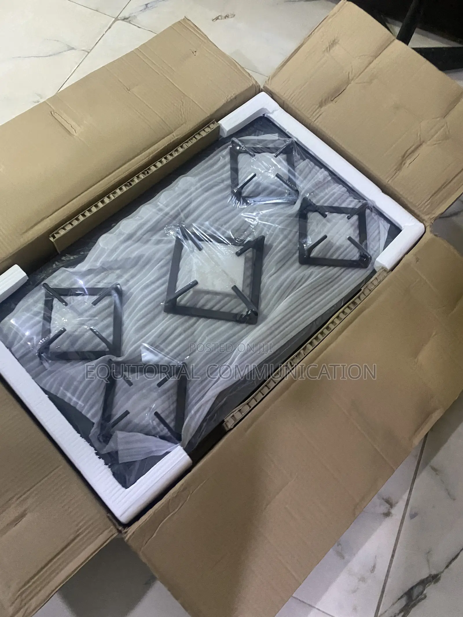 Polystar PV-HB5G5848 5-Burner Gas Hob With Black Glass Surface