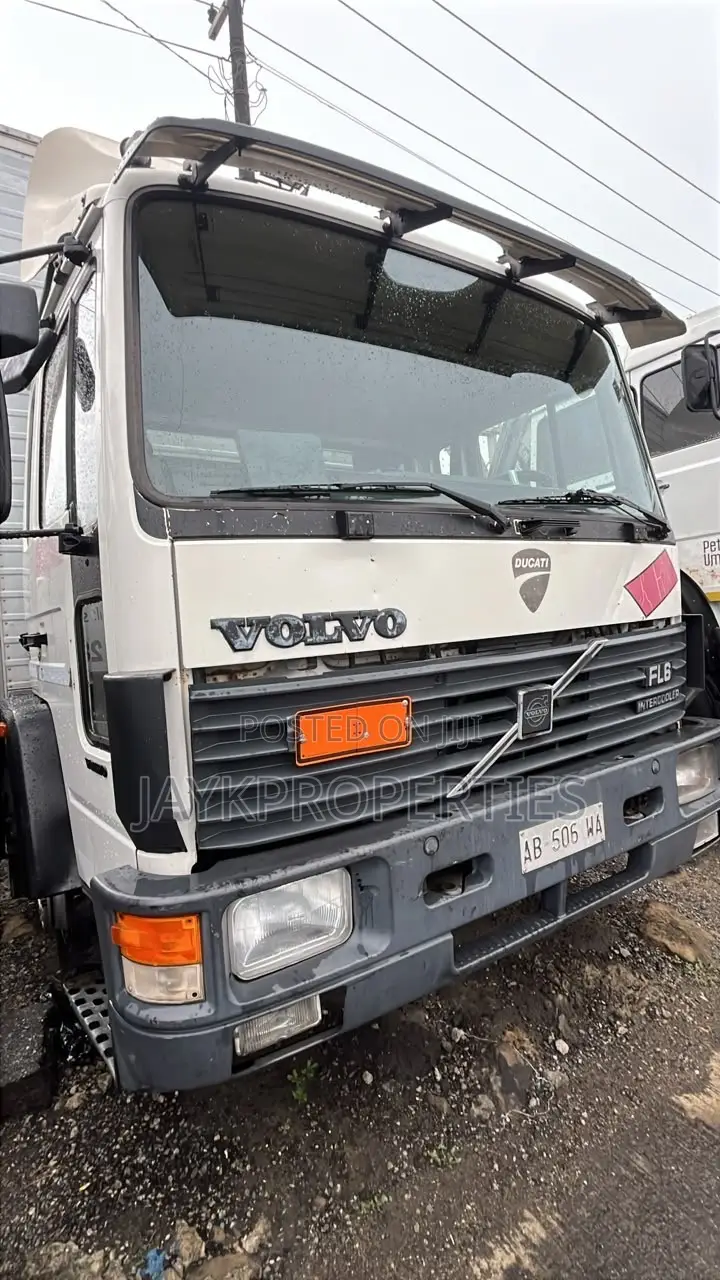 Volvo Fl6 12 Box Truck (Container Body)