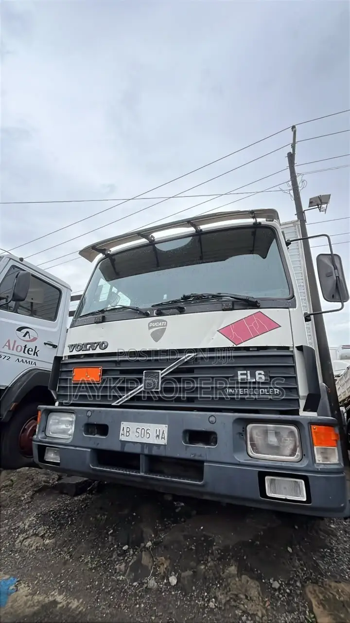 Volvo Fl6 12 Box Truck (Container Body)