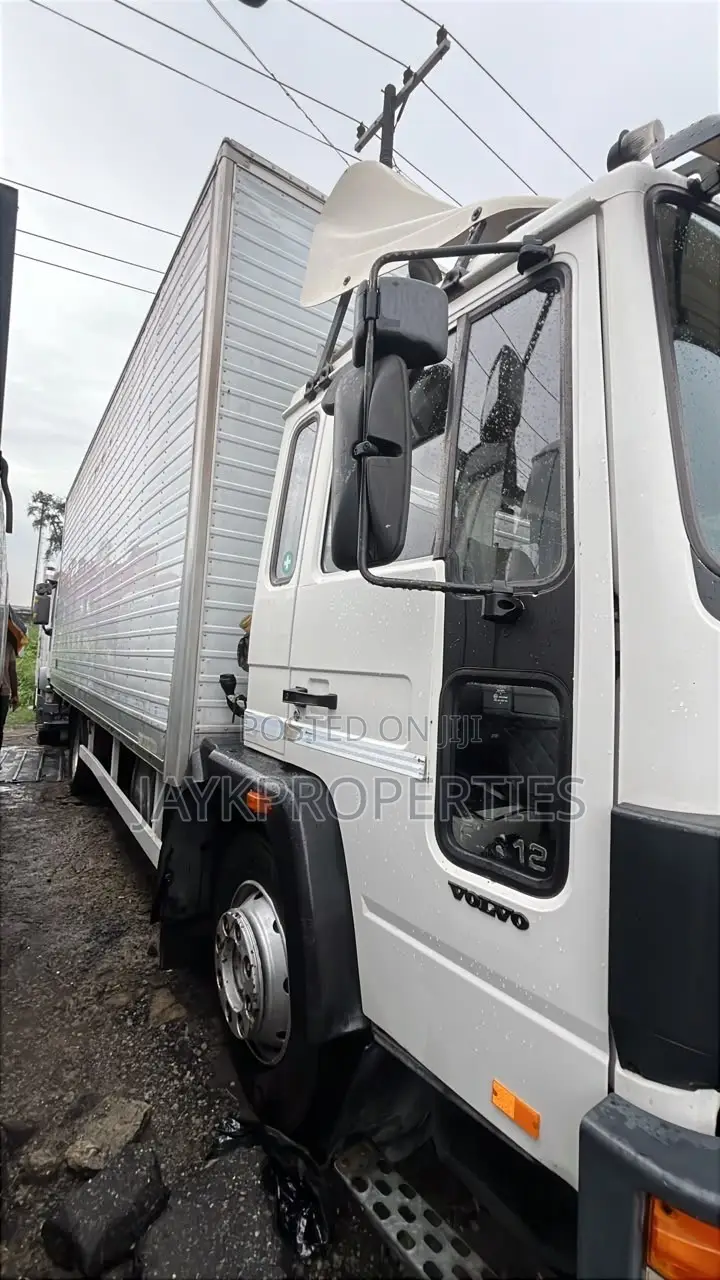 Volvo Fl6 12 Box Truck (Container Body)