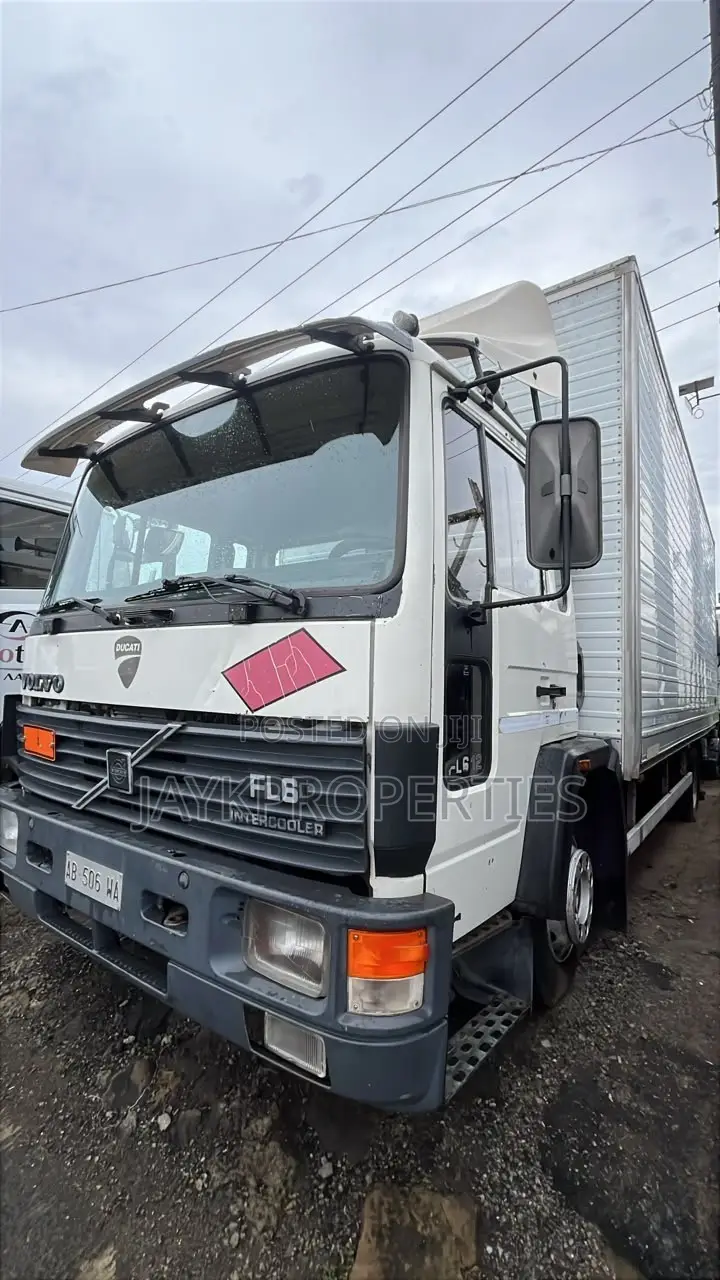 Volvo Fl6 12 Box Truck (Container Body)