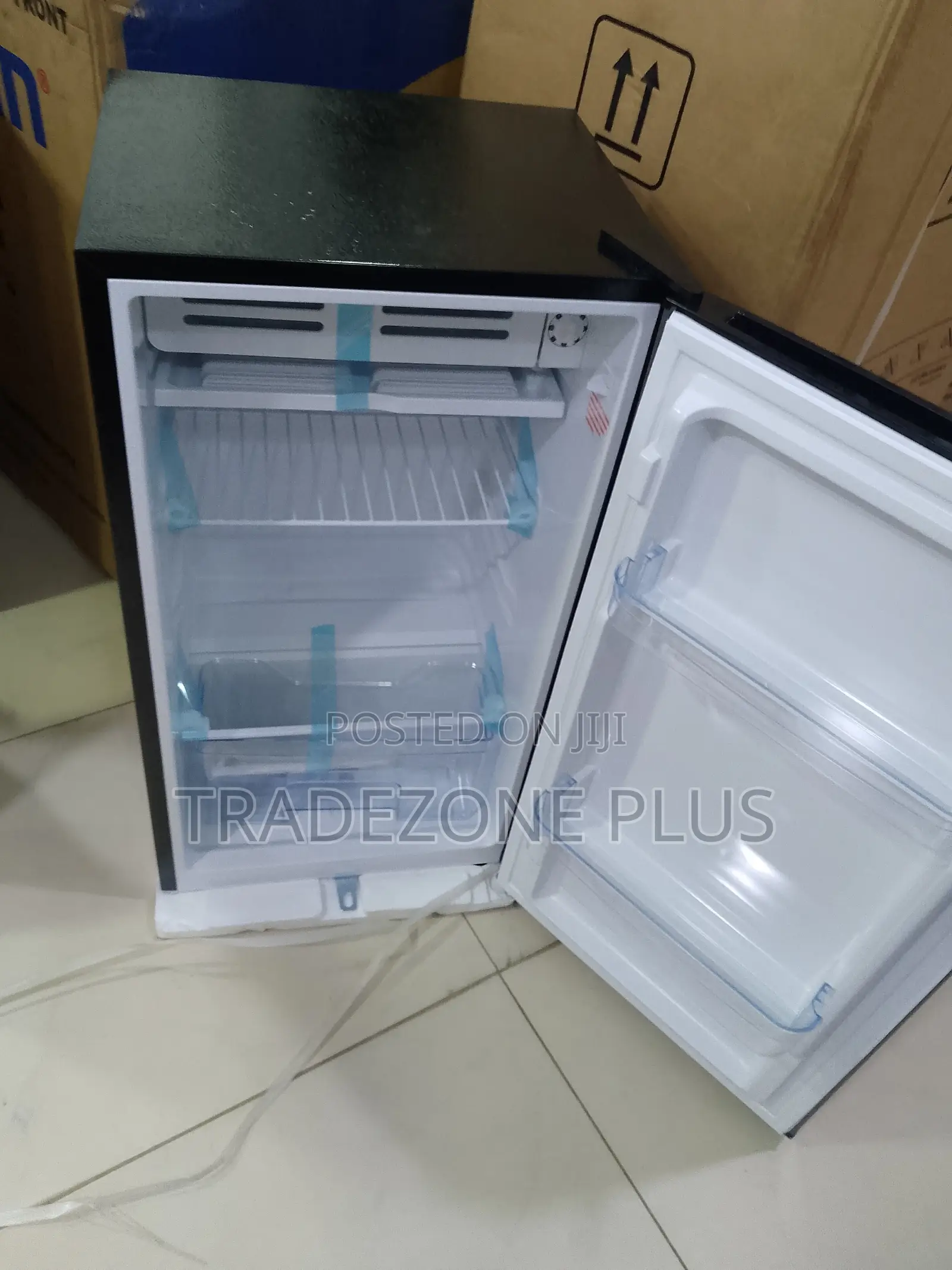 Royal 105L Refrigerator for Small Business Owners