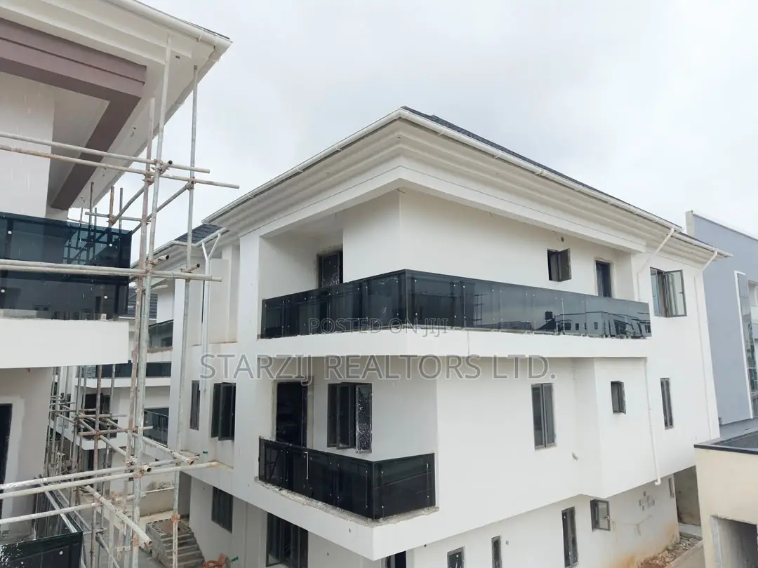 5bdrm Duplex in Wuye for Sale