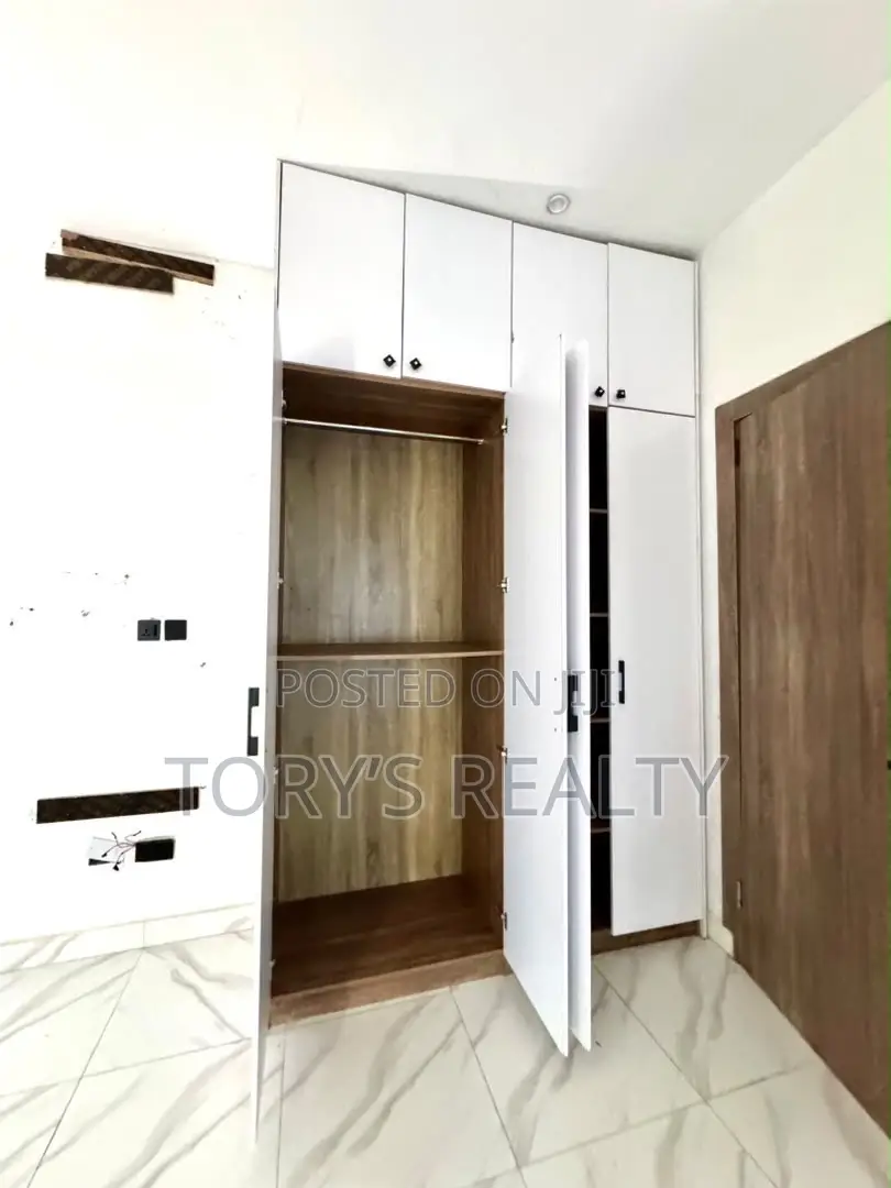 4bdrm Townhouse/Terrace in Lekki Phase 2 for sale