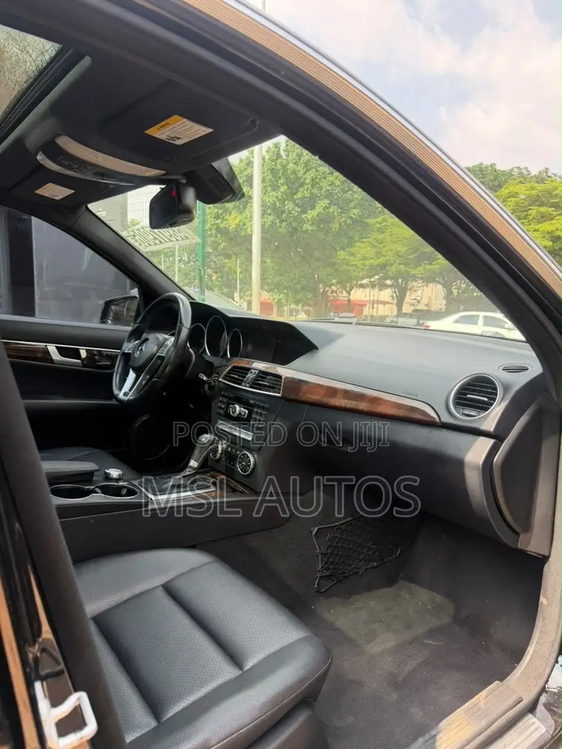 Mercedes-Benz C300 Sport 4Matic Sedan AWD (3.5L 6cyl 7A) 2014 Black