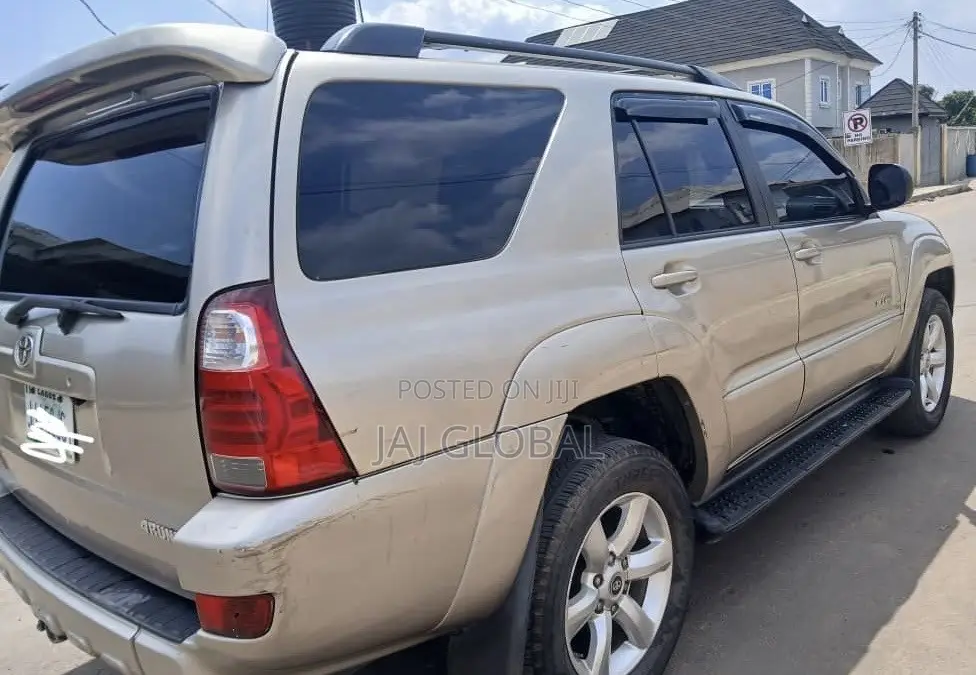 Toyota 4-Runner 2004 Gold