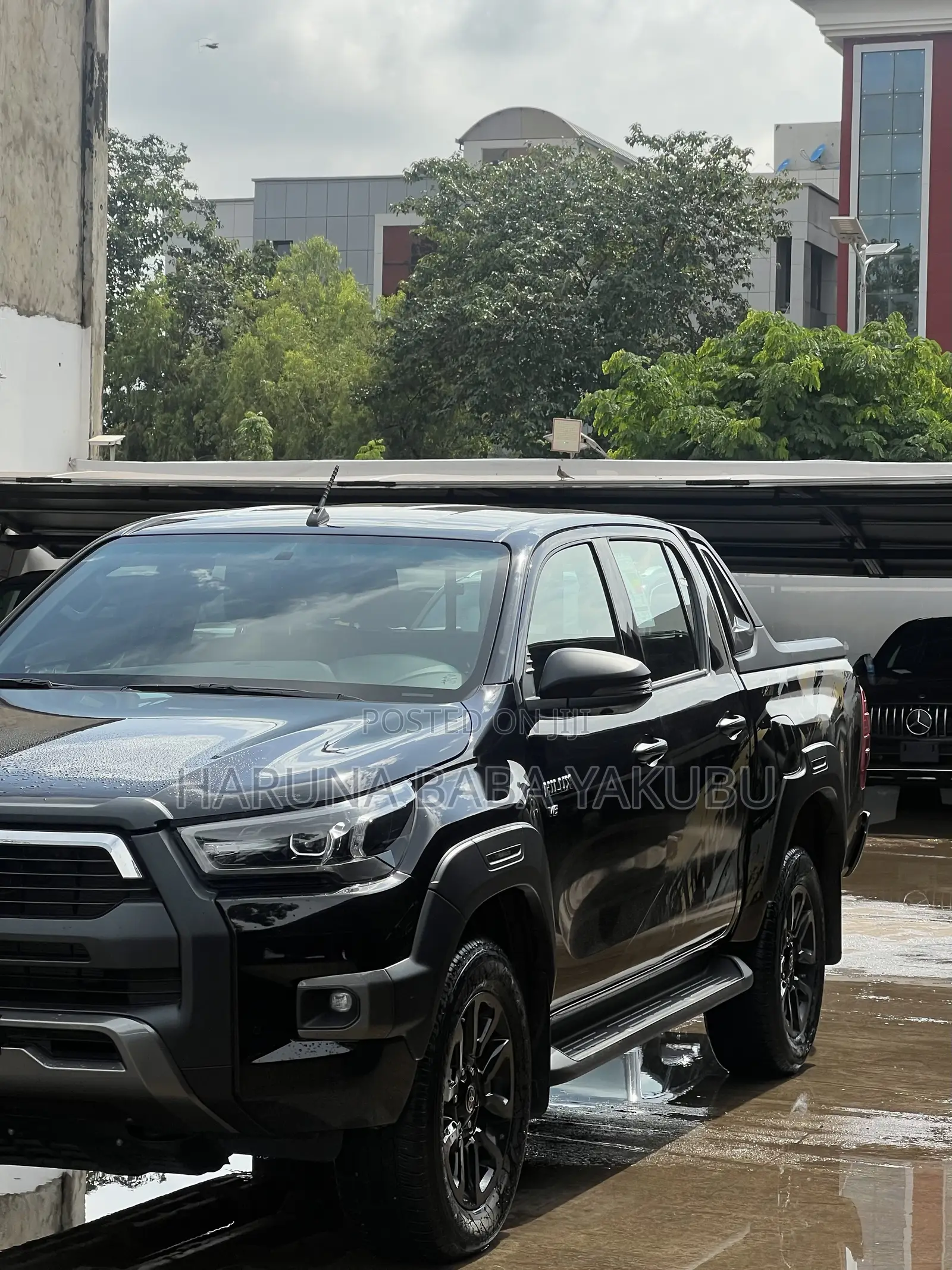New Toyota Hilux SR5+ 2026 Black