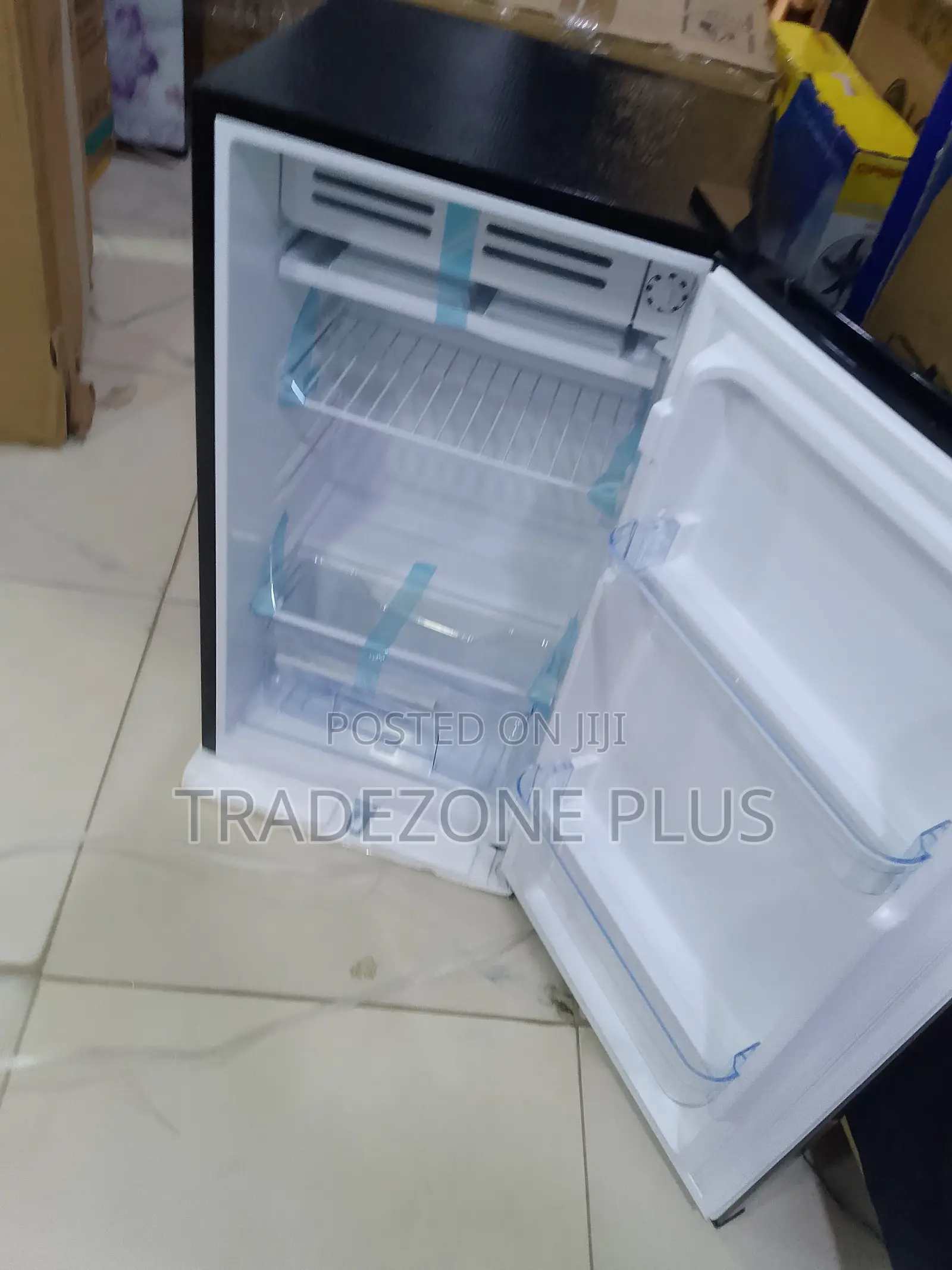 Your Everyday Cooling Solution – Royal 105L Fridge