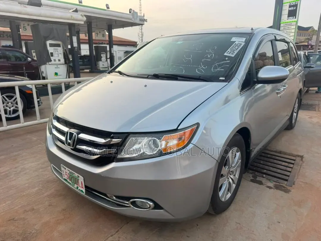 Honda Odyssey Touring 4dr Minivan (3.5L 6cyl 6A) 2015 Gray