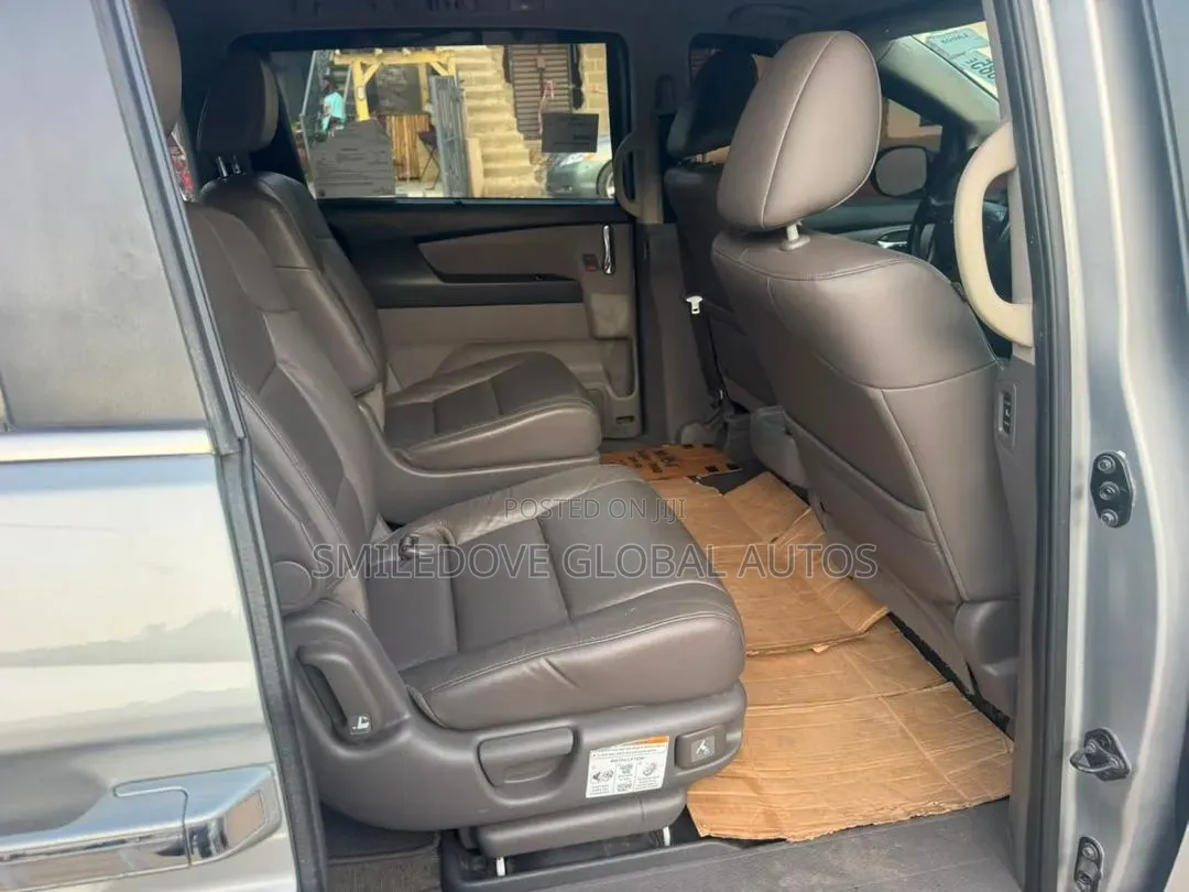 Honda Odyssey Touring 4dr Minivan (3.5L 6cyl 6A) 2015 Gray