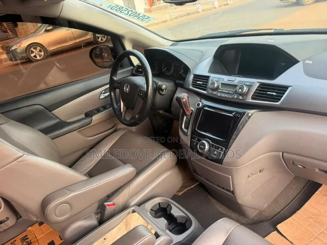 Honda Odyssey Touring 4dr Minivan (3.5L 6cyl 6A) 2015 Gray