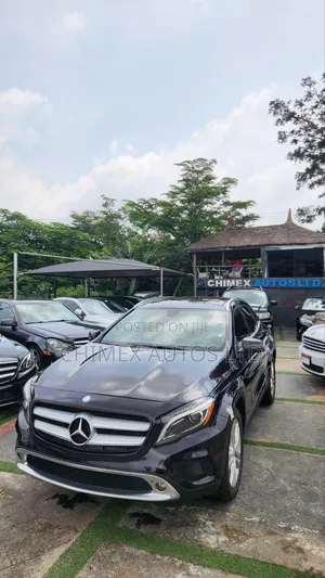 Mercedes-Benz GLA 250 2015 Purple
