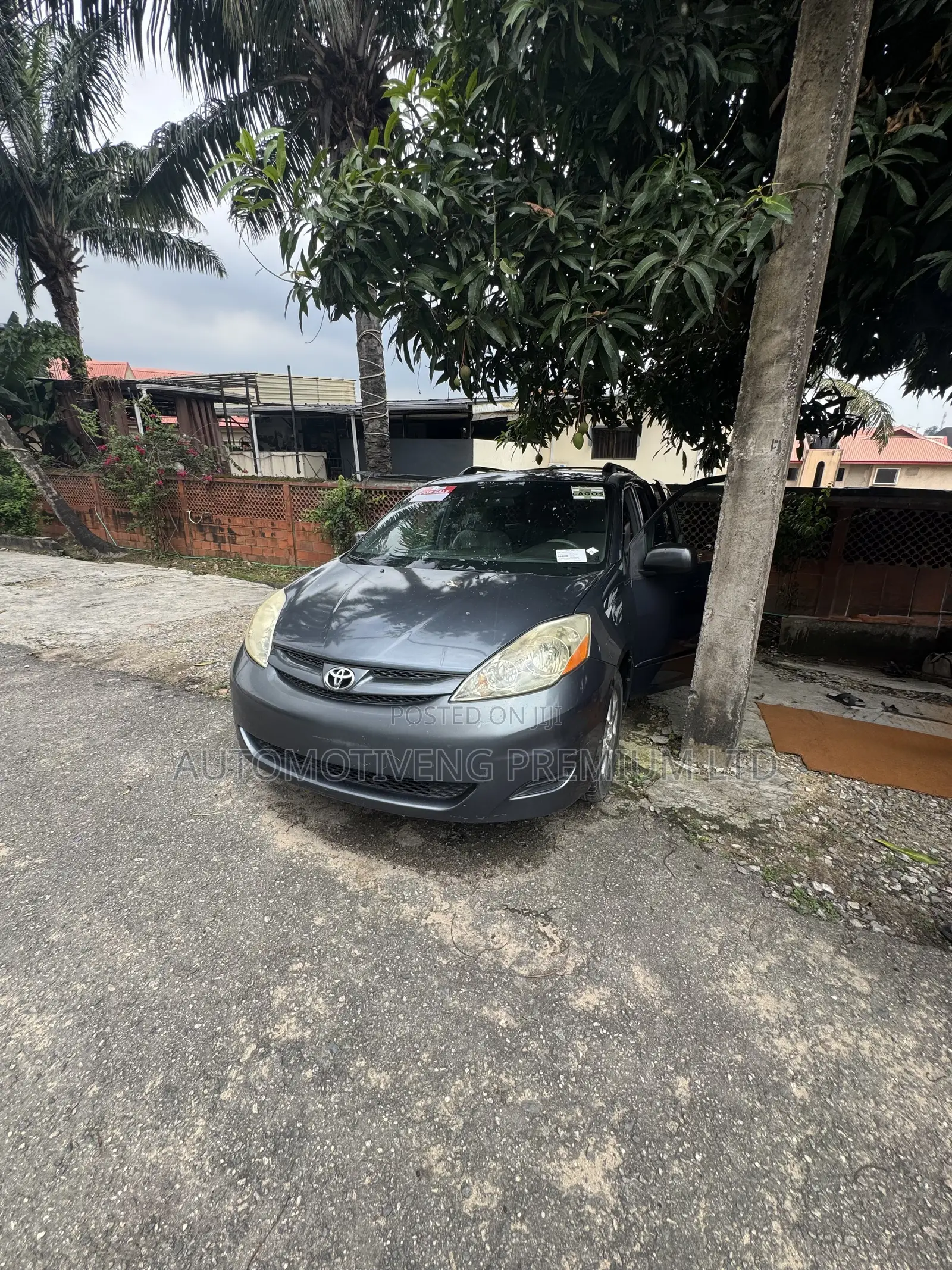 Toyota Sienna LE 4WD 2007 Gray