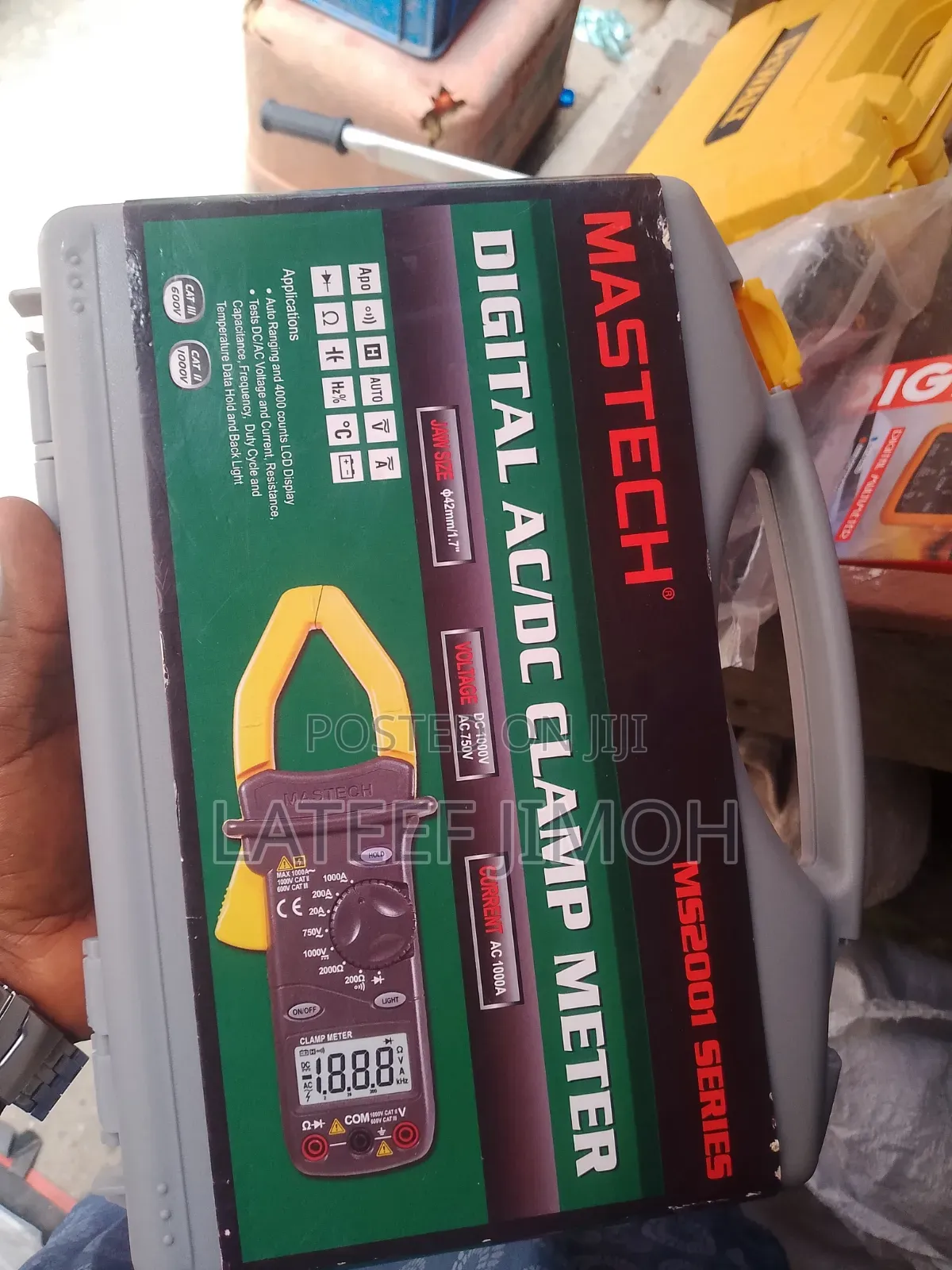 Digital AC/Dc Clamp Meter