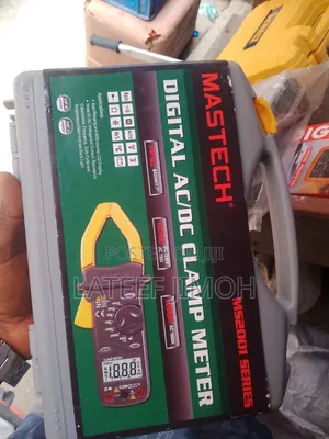 Digital AC/Dc Clamp Meter