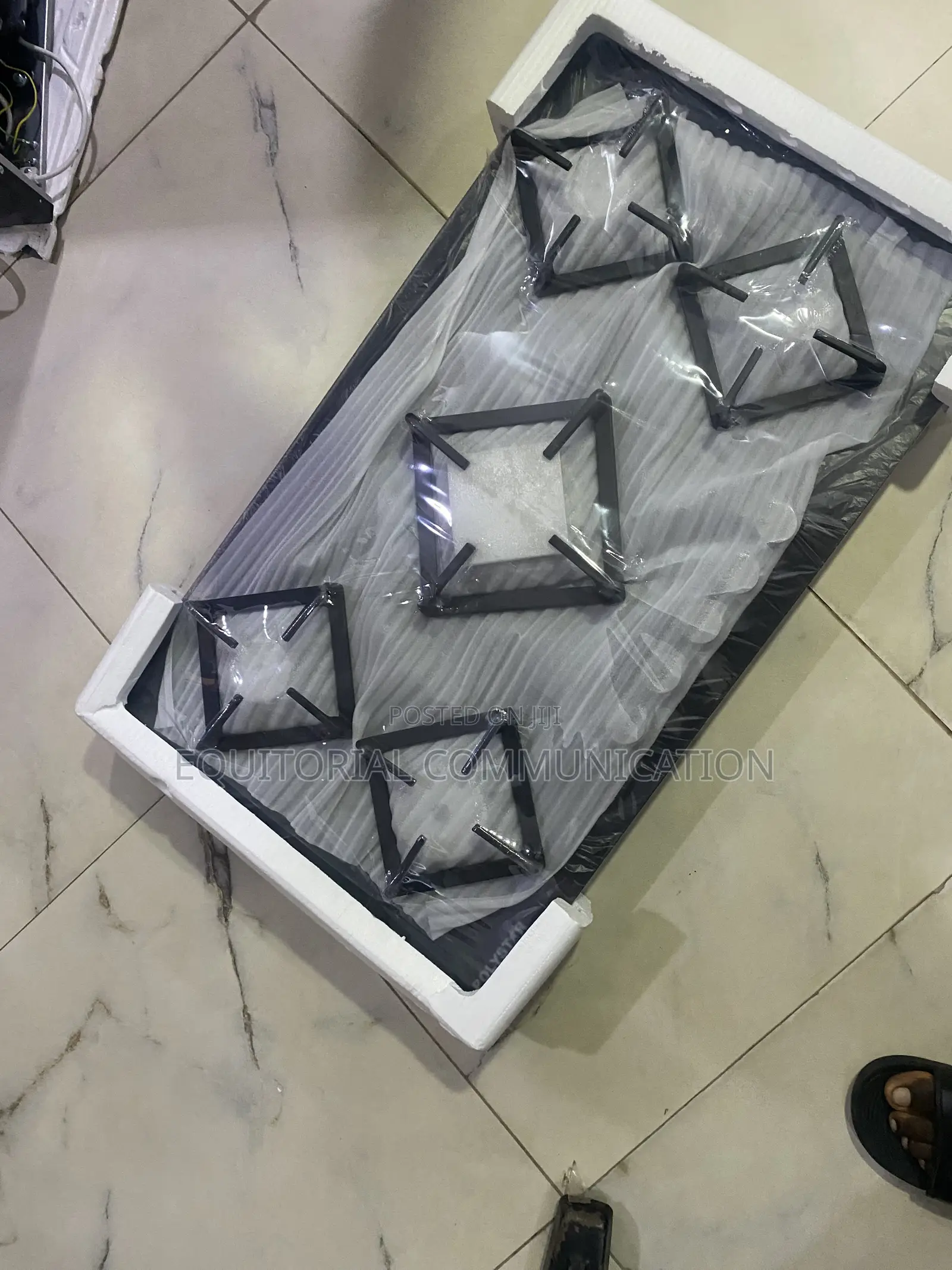 Polystar 5-Burner Gas Hob With Smooth Glass Cooking Surface