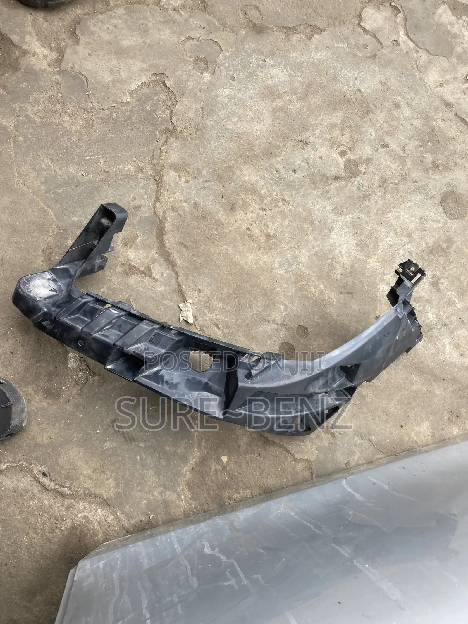 High Quality Mercedes Benz Headlights Hanger ML350 Available as Seen