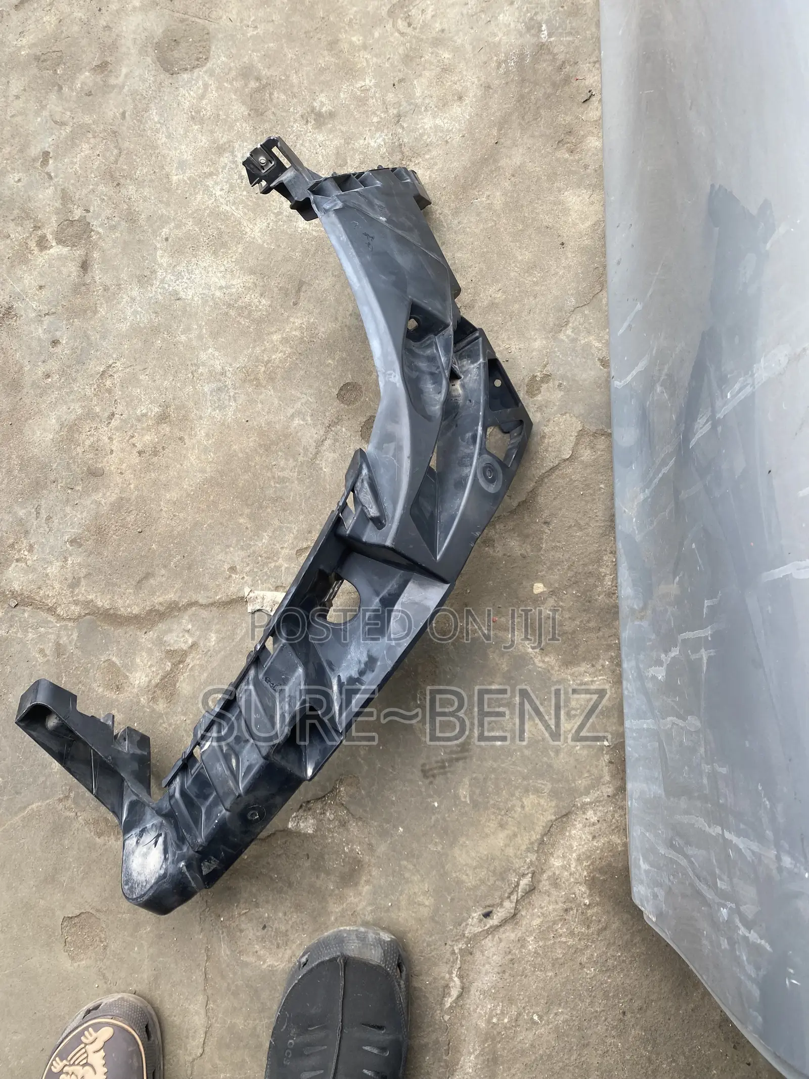 High Quality Mercedes Benz Headlights Hanger ML350 Available as Seen