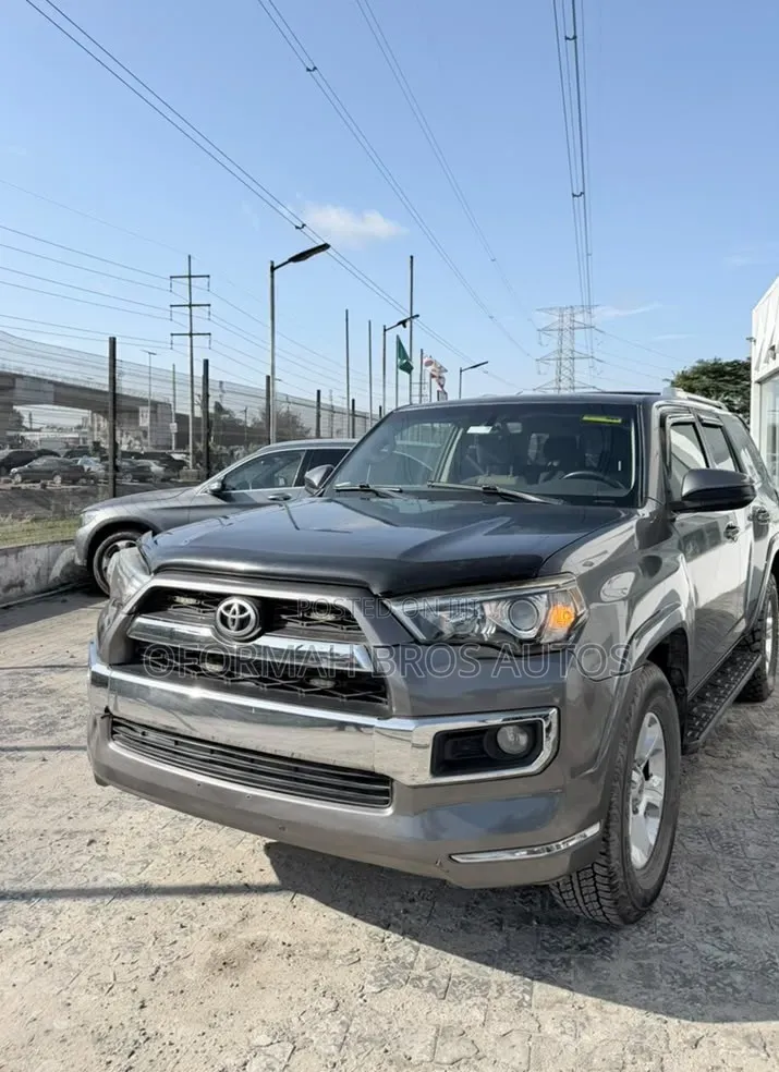 Toyota 4-Runner SR5 4dr SUV 4WD (4.0L 6cyl 5A) 2015 Gray