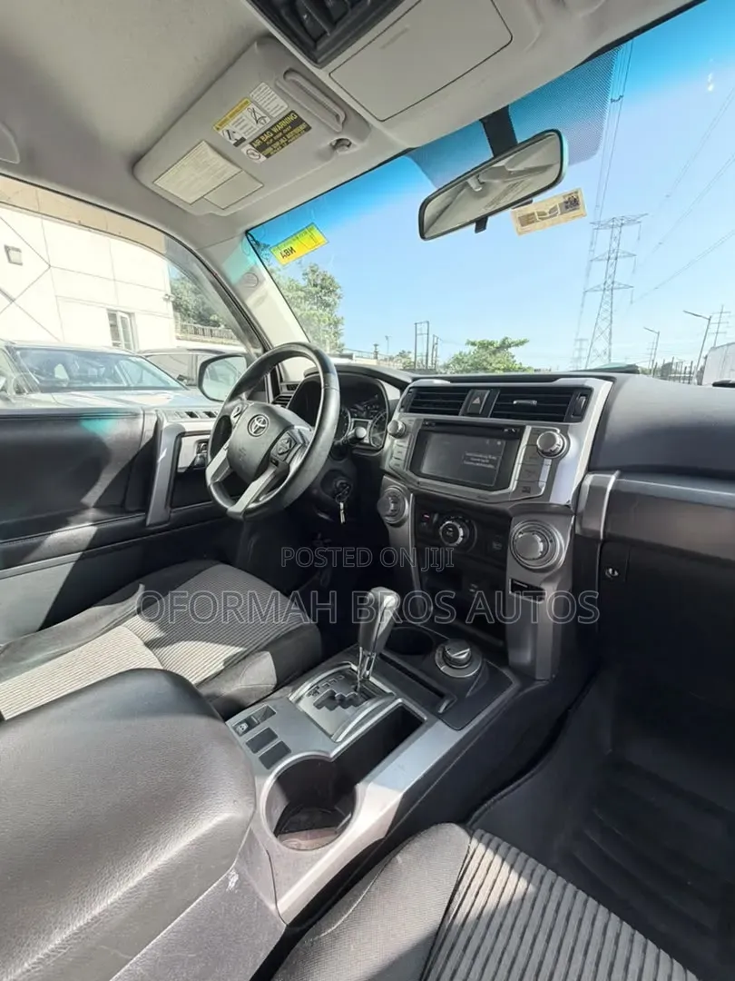 Toyota 4-Runner SR5 4dr SUV 4WD (4.0L 6cyl 5A) 2015 Gray