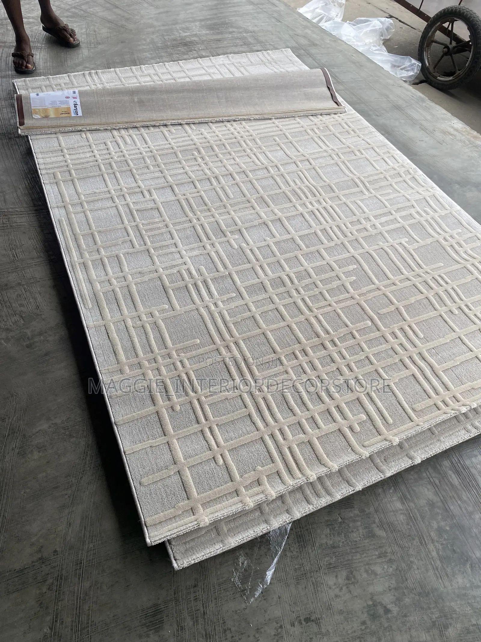 Sadav Center Rugs