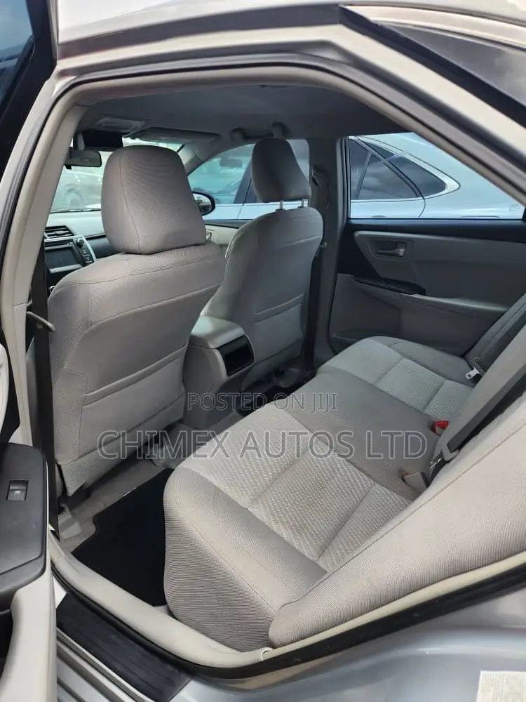 Toyota Camry SE 4dr Sedan (2.5L 4cyl 6A) 2015 Silver