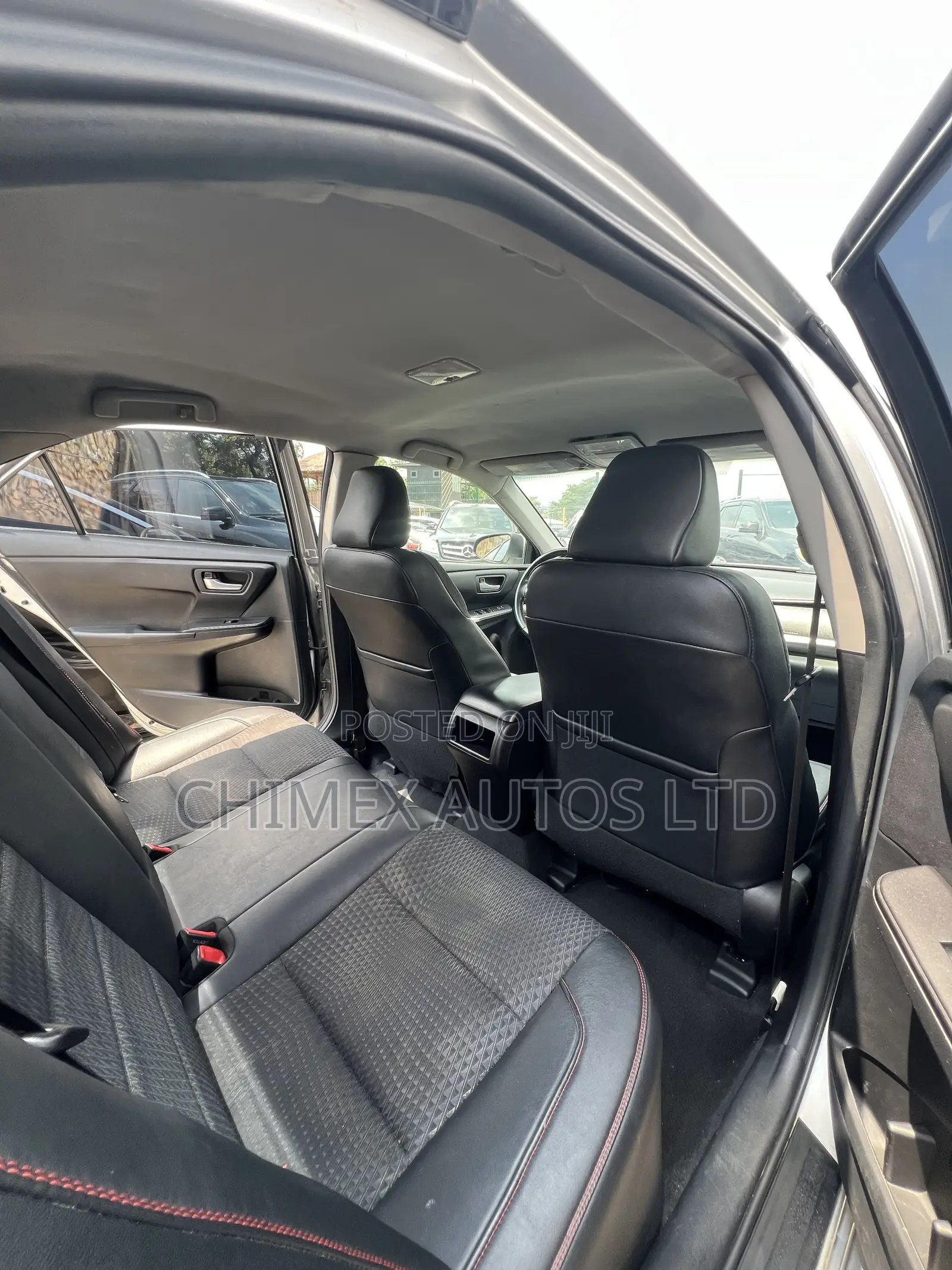 Toyota Camry SE 4dr Sedan (2.5L 4cyl 6A) 2015 Silver