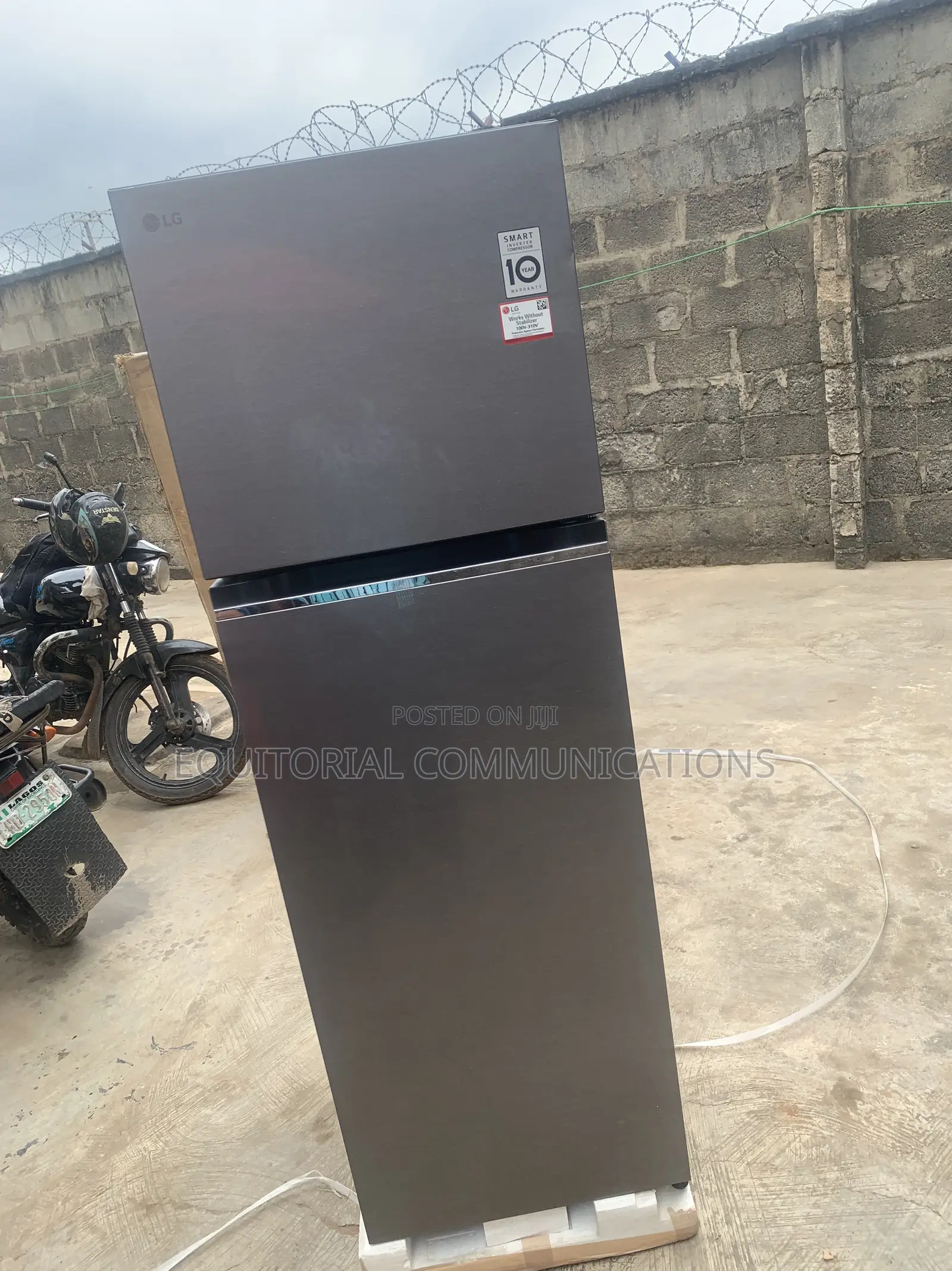 LG 287-Litre Fridge for a Functional Modern Kitchen